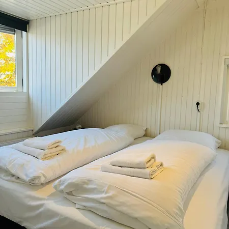 Beachhouse R&m Apartment