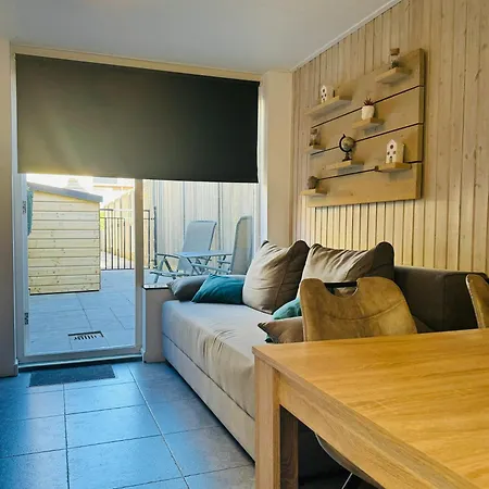 Beachhouse R&m Apartment