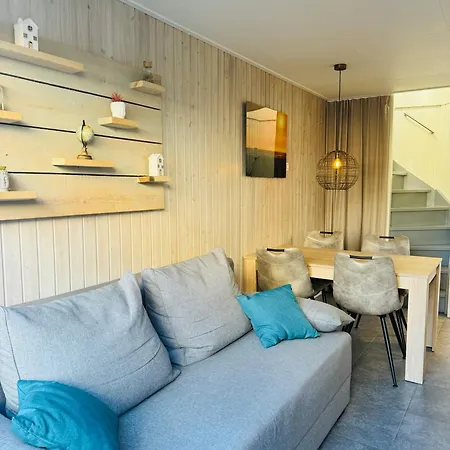 Beachhouse R&m Apartment *